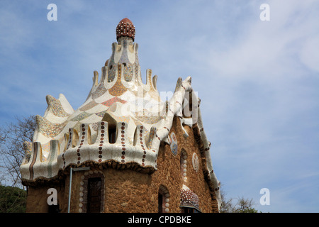 Pavillon am Eingang im Park Güell, Barcelona, Spanien Stockfoto