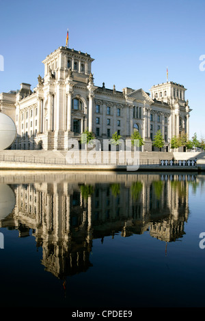 Fluss Spree in Regierung Bezirk, Reichstag, Berlin, Deutschland, Europa Stockfoto