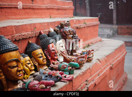 Masken zum Verkauf in Durbar Square, Kathmandu, Nepal, Asien Stockfoto