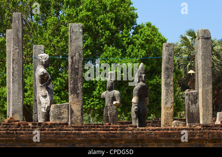 Buddhas und Bodhisattvas Statuen, Arugam Bay, Eastern Province, Sri Lanka Stockfoto