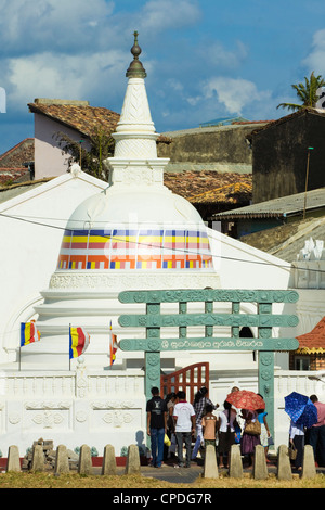 Shri Sudarmalaya buddhistischen Tempel innerhalb des alten niederländischen Forts, bekannt für seine koloniale Architektur, Galle, Sri Lanka, Asien Stockfoto