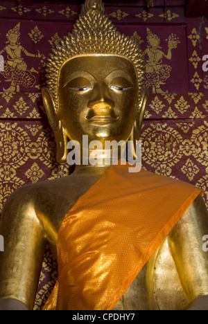 Buddha-Statue, Wat Si Bun Heuang, Luang Prabang, Laos, Indochina, Südostasien, Asien Stockfoto