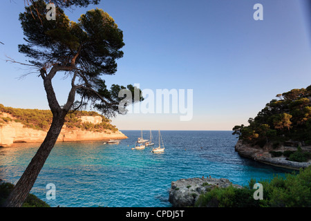 Spanien, Balearen, Menorca (Menorca), Cala Mitjana Strand Stockfoto