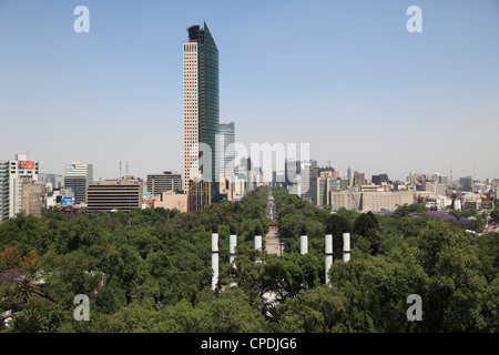 Blick auf den Paseo De La Reforma, Monumento ein Los Niños Heroes, Skyline, Parken, Chapultepec Hill, Chapultepec, Mexiko-Stadt, Mexiko Stockfoto