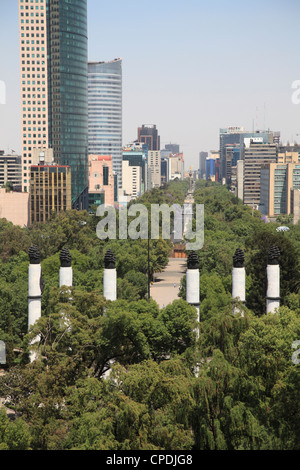 Blick auf den Paseo De La Reforma, Monumento ein Los Niños Heroes, Skyline, Parken, Chapultepec Hill, Chapultepec, Mexiko-Stadt, Mexiko Stockfoto