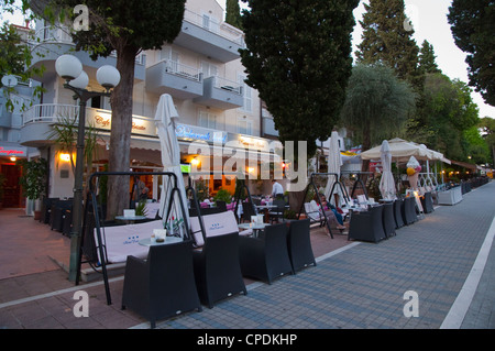 Setaliste Kralja Zvonimira Promenade führt an den Strand Lapad Bezirk Stadt Dubrovnik Dalmatien Kroatien Europa Stockfoto