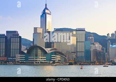 Hong Kong Convention Centre und Skyline von Hong Kong Island, Hongkong, China, Asien Stockfoto