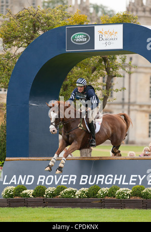 Boyd Martin und Neville Bardos - Cross Country Tag bei Land Rover Burghley Horse Trials 2011. 09.01.2011. Stamford England Stockfoto