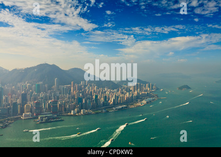 Hohen Blick auf die Skyline von Hong Kong Island und Victoria harbour, Hongkong, China, Asien Stockfoto