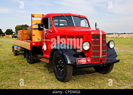 Clunes Australien / EIN Bedford-Lastwagen im 1948-K-Modell, ausgestellt auf der Clunes Annual Historic Vehicle Show. Stockfoto
