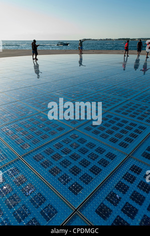 Pozdrav Zuncu (Sonnengruß) Denkmal vom Architekten Nikola Basic, Zadar, Zadar County, Region Dalmatien, Kroatien, Europa Stockfoto