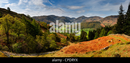 Rosthwaite in den Rachen von Borrowdale Cumbria England mit Blick auf großen Giebel, Sockel braun, Wasdale und der Seathwaite Tal. Stockfoto