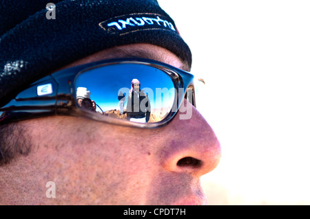 Mann mit Sonnenbrille Stockfoto