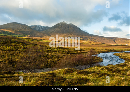 Bergige Ansicht, Straße nach Elgol, Isle Of Skye, Schottland, Großbritannien Stockfoto