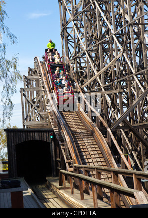 alte hölzerne Achterbahn Stockfoto