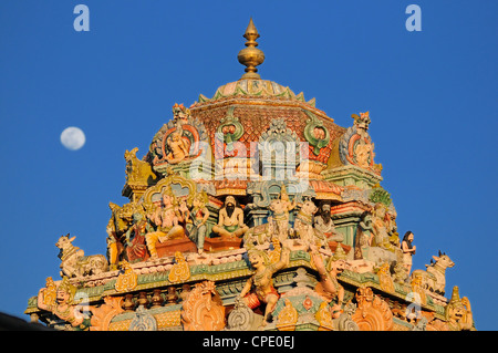 komplizierte Kunstwerk am alten hindu-Tempel Stockfoto