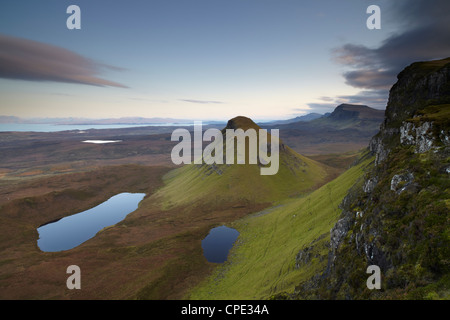 Ein Blick in Richtung Süden entlang der Halbinsel Trotternish vom Berg Bioda Buidhe, Isle Of Skye, innere Hebriden, Schottland, Vereinigtes Königreich Stockfoto