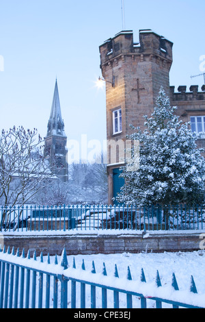 Edensor Dorf und Kirche im Winter, Chatsworth Anwesen, Derbyshire, England, Vereinigtes Königreich, Europa Stockfoto