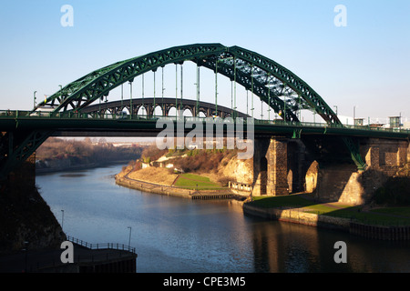 Wearmouth-Brücke über den Fluss zu tragen, Sunderland, Tyne und Abnutzung, England, Vereinigtes Königreich, Europa Stockfoto