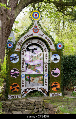 Sarg, Tissington Well Dressing, Derbyshire, England, Vereinigtes Königreich Stockfoto