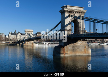 Chain Bridge und Donau, UNESCO-Weltkulturerbe, Budapest, Ungarn, Europa