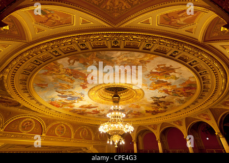 State Opera House (Magyar Allami Operahaz) Decke, Budapest, Ungarn, Europa Stockfoto