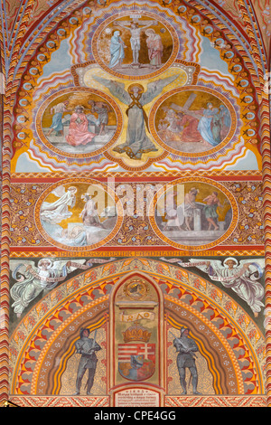 Innere der Matthiaskirche (Matyas Templom), UNESCO-Weltkulturerbe, Buda, Budapest, Ungarn, Europa schmücken Fresken Stockfoto