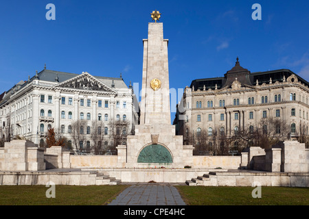 Sowjetische Obelisk zum Gedenken an die Befreiung der Stadt durch die Rote Armee im Jahre 1945, Liberty Square, Budapest, Ungarn, Europa Stockfoto