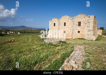 Kloster Ayios Ioannis Theologos mit Frühling Blumen, Aptera, Chania, Kreta, griechische Inseln, Griechenland, Europa Stockfoto