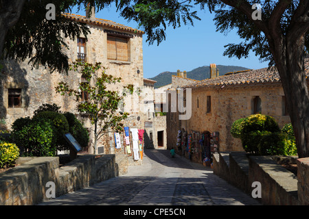 Boutiquen in der alten Stadt, Pals, Costa Brava, Katalonien, Spanien, Europa Stockfoto