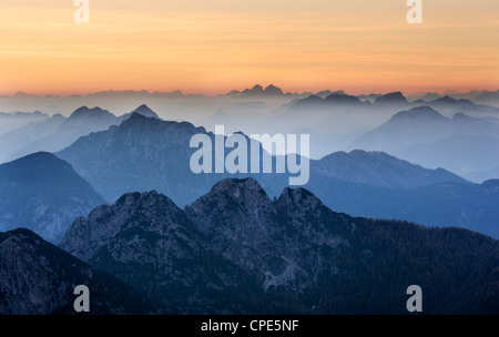 Sonnenuntergang über der Julischen Alpen von Mangart, Goriska, Slowenien, Europa Stockfoto