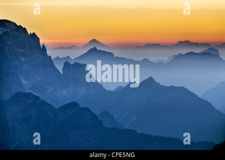 Sonnenuntergang über der Julischen Alpen von Mangart, Goriska, Slowenien, Europa Stockfoto