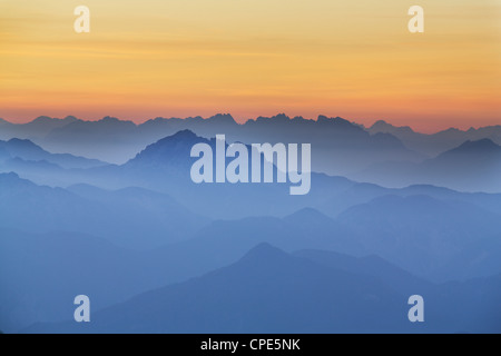 Sonnenuntergang über der Julischen Alpen von Mangart, Goriska, Slowenien, Europa Stockfoto