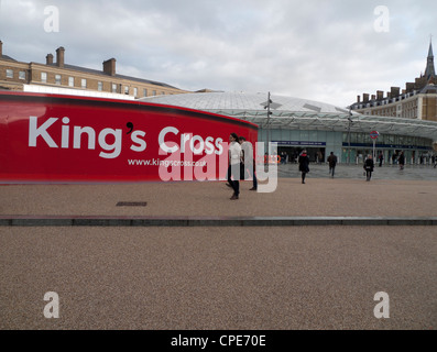 King's Cross-Schild am neu renoviert Kings Cross Railway Station London England UK Stockfoto