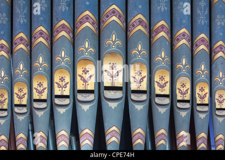 Detail der Orgelpfeifen in All Saints Church, Winterton, North Lincolnshire, England. Stockfoto