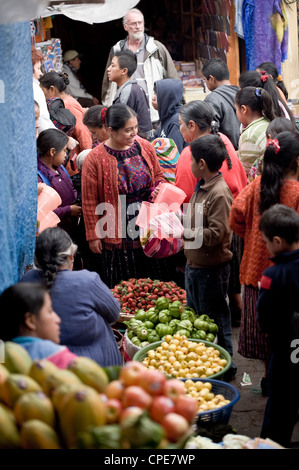 Markt, Chichicastenango, Western Highlands, Guatemala, Mittelamerika Stockfoto