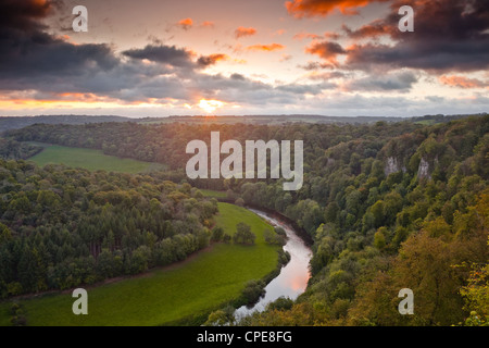 Blick hinunter auf den Fluss Wye von Symonds Yat Rock, Herefordshire, England, Vereinigtes Königreich, Europa Stockfoto