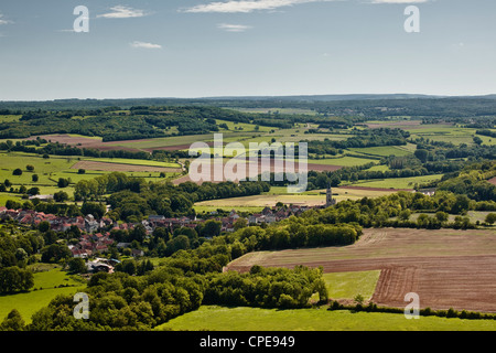 Blick über die Landschaft von Burgund und dem Dorf Saint Pere von Vezelay, Burgund, Frankreich, Europa Stockfoto