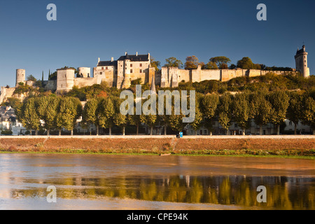 Das Schloss von Chinon, UNESCO-Weltkulturerbe, Indre-et-Loire, Loire-Tal, Frankreich, Europa Stockfoto