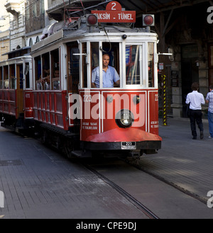 Straßenbahnfahrer, Istanbul, Istanbul, Türkei, Europa, Eurasien Stockfoto