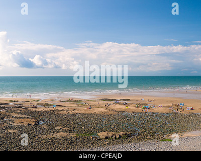 Der Strand in Westward Ho! An einem sonnigen Sommertag, Devon, England. Stockfoto