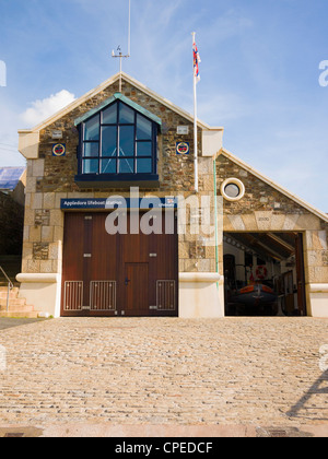 Die RNLI Lifeboat Station am Küstenort Appledore, Devon, England. Stockfoto