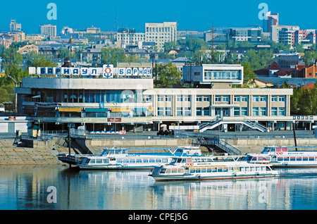 Fluss-Station Barnaul Altai Krai Sibirien-Russland Stockfoto