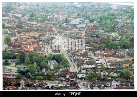 schräge Luftaufnahme von Beverley Stadtzentrum Blick nach Süden, mit Nord-Bar im Vordergrund und Str. Marys im Mitteldistanz-OL Stockfoto