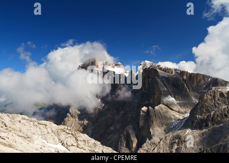 Sommer-Ansicht des Cimon della Pala Peak, Pale di San Martino-Gruppe, Trentino, Italien Stockfoto