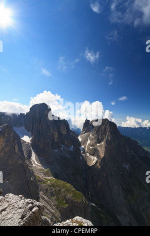 Pale di San Martino Dolomiten gegen die Sonne, Trentino Italien Stockfoto