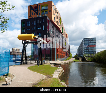 Die Chips-Wohnungen mit Modisten Wharf am Ashton-Kanal in Ancoats neue Islington Manchester UK Stockfoto