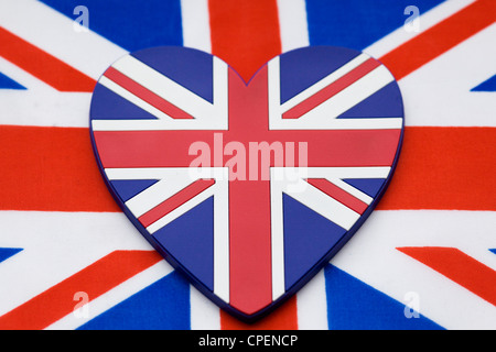 Union Jack auf eine Union Jack-Flagge in Herzform Stockfoto
