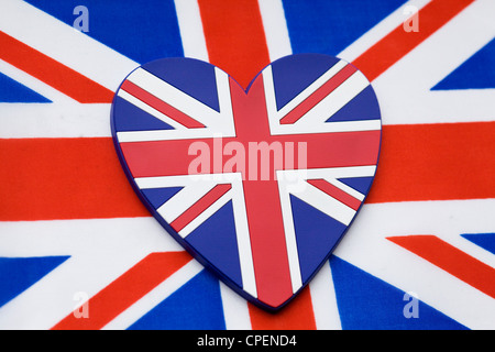 Union Jack auf eine Union Jack-Flagge in Herzform Stockfoto