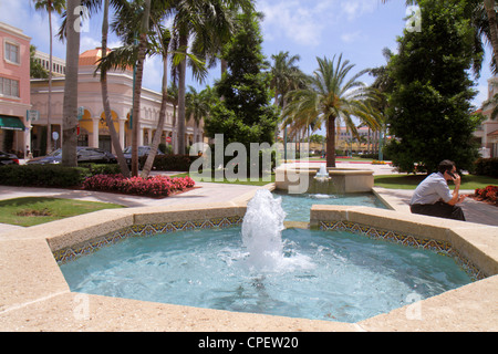 Boca Raton Florida, Palm Beach County, Mizner Park, Plaza Real, gehoben, Shopping Shopper Shopper Shopper Shops Markt Märkte Marktplatz Kauf Verkauf, ret Stockfoto